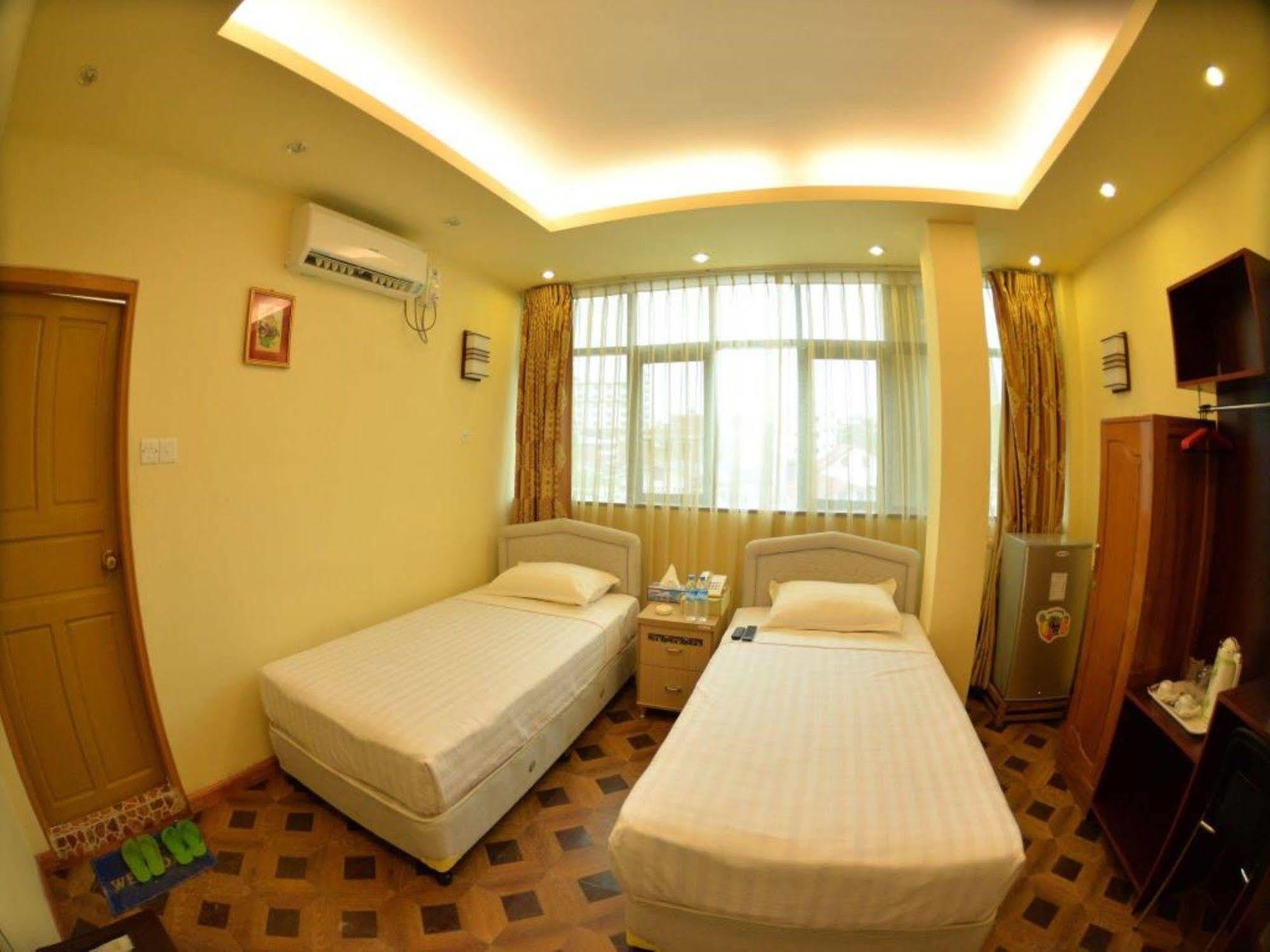 New Golden Forward Hotel Rangun Kültér fotó